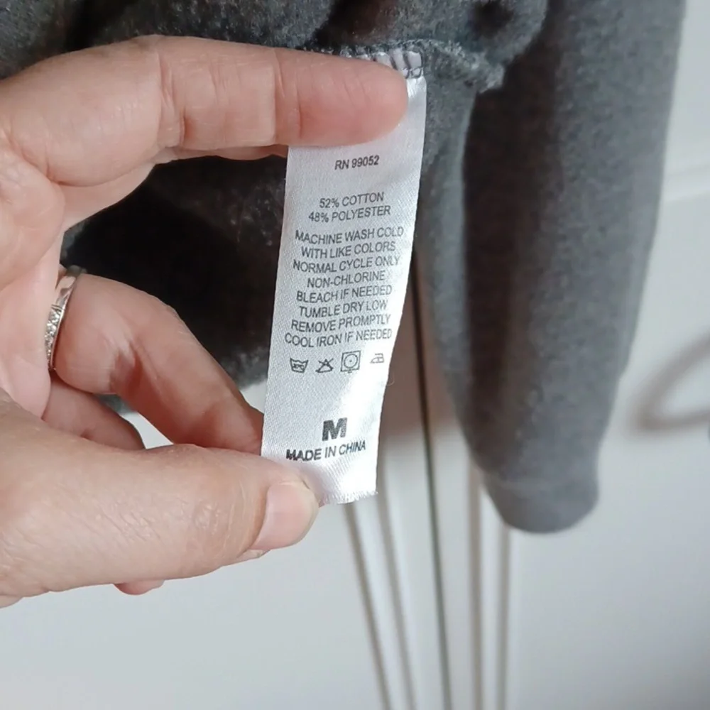 4/$15 - Women's Gray Stramboat, CO Hoodie. - Picture 5 of 5